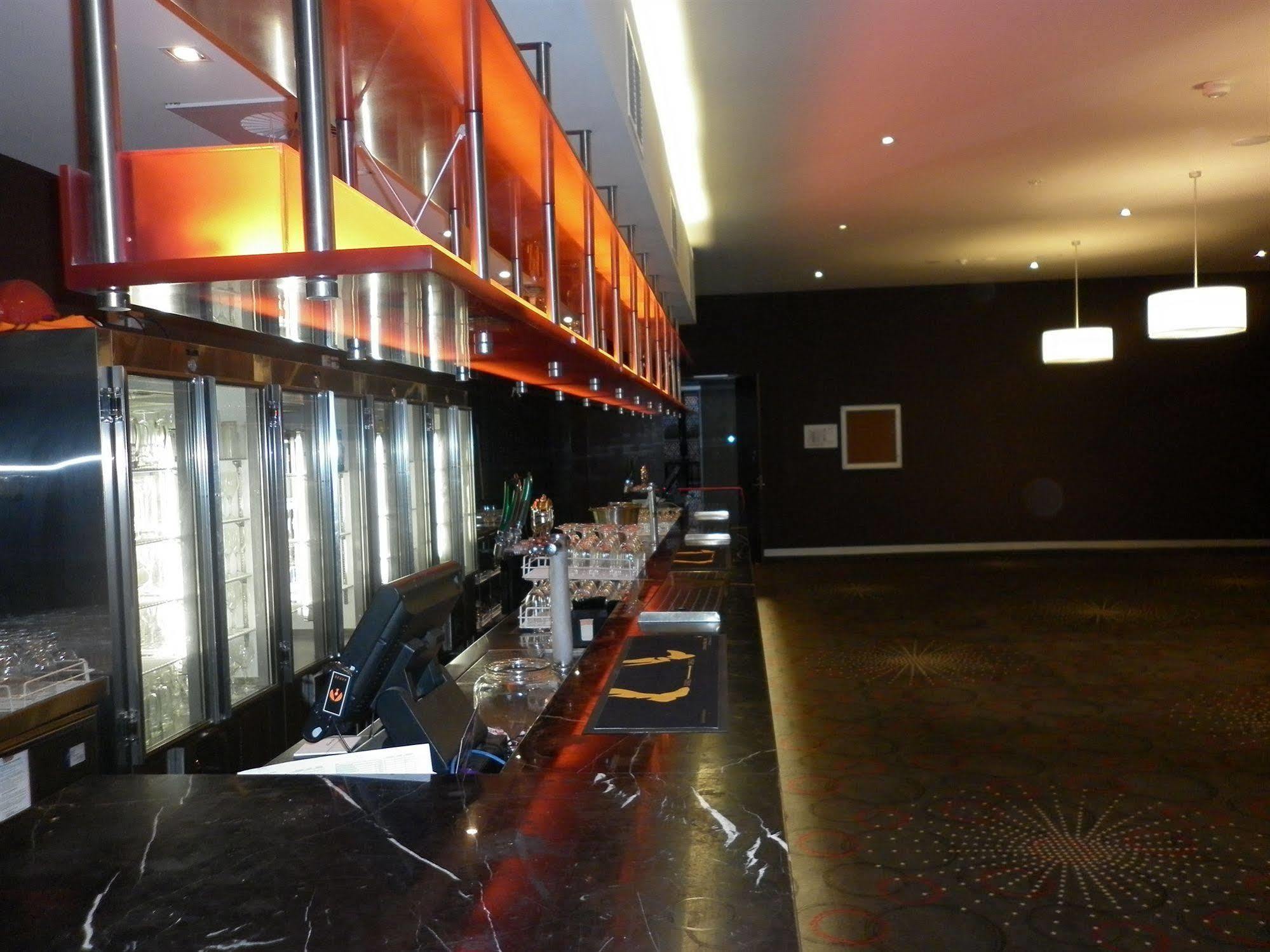 Hotel Mantra Melbourne Melton Exterior foto